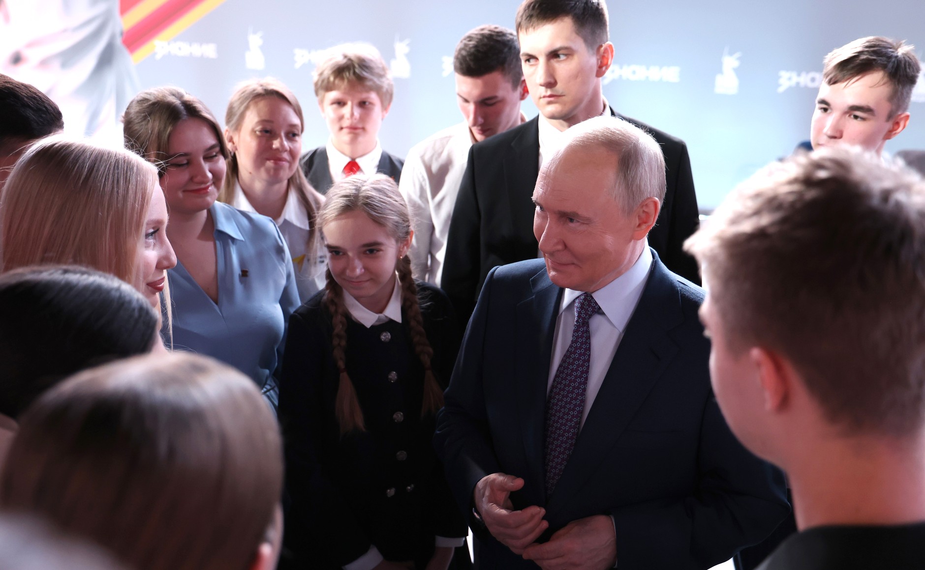 «Не плачь, не расстраивай меня»: Владимир Путин рассказал о бабушке, умершей на руках дедушки от пули